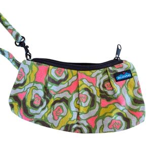 KAVU Kennedy Clutch NWOT Rose Floral Green Pink Canvas Wristlet